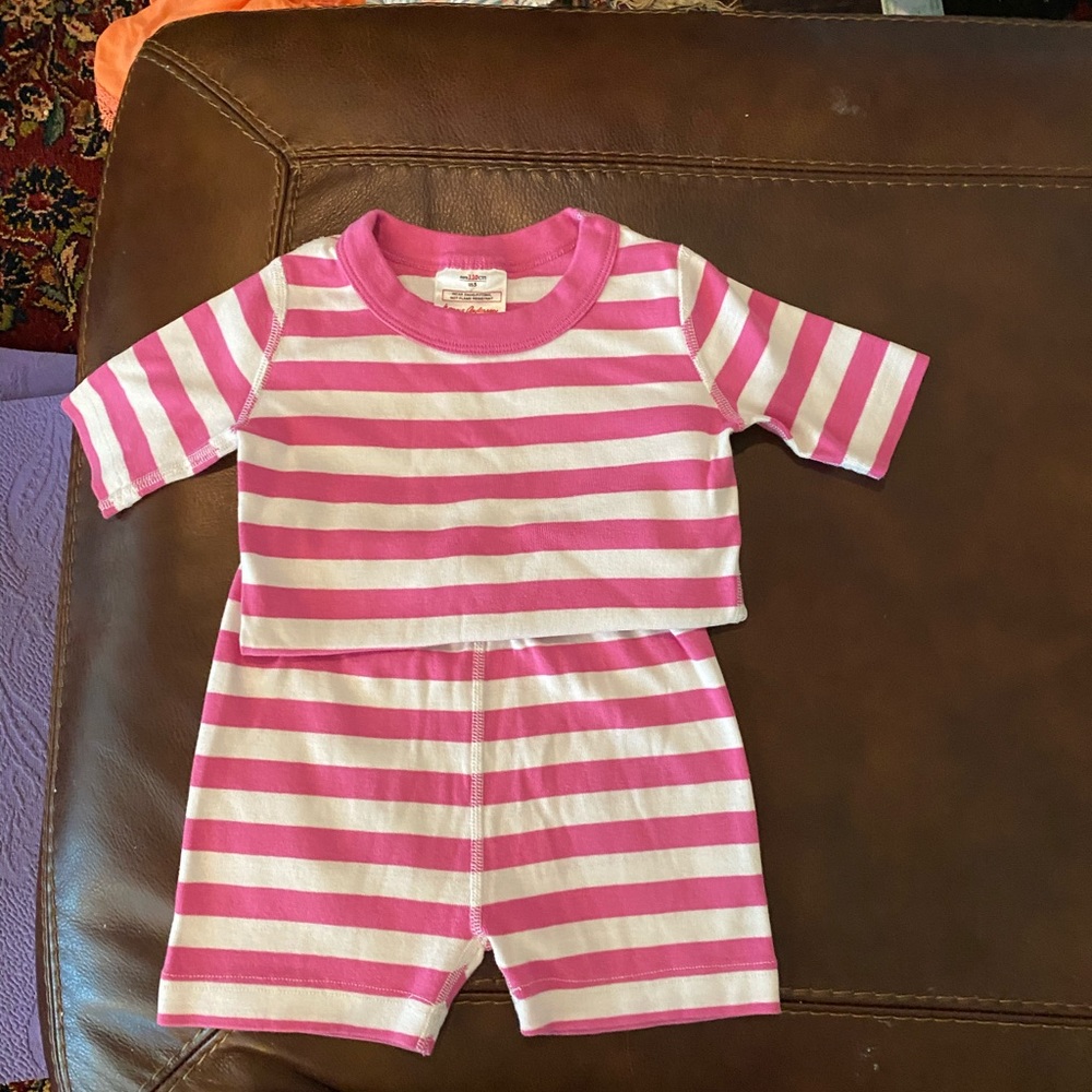Girls Hanna Andersson Short Jams pajamas.  Size 5.